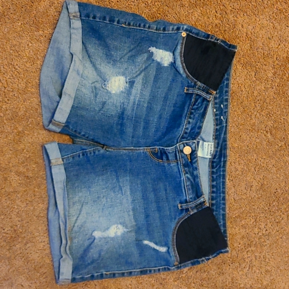 Old navy materinty shorts